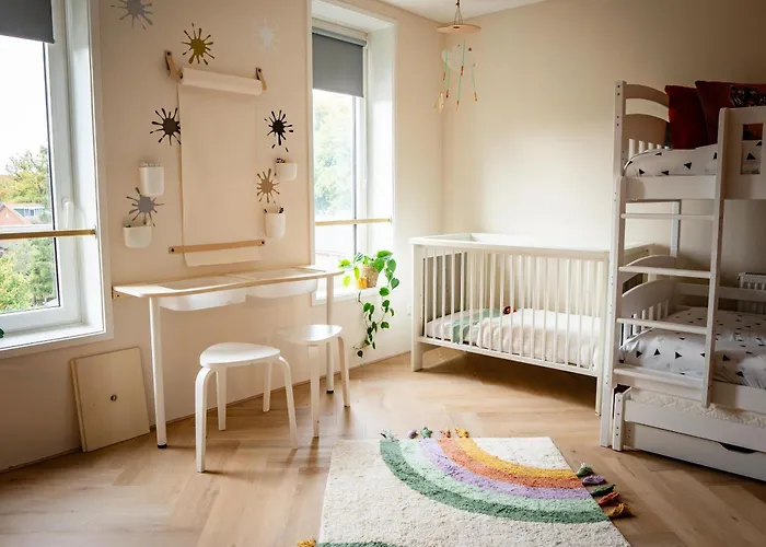 Bed & Breakfast Ouder-kind Droomzacht - Kunstkamer 3*